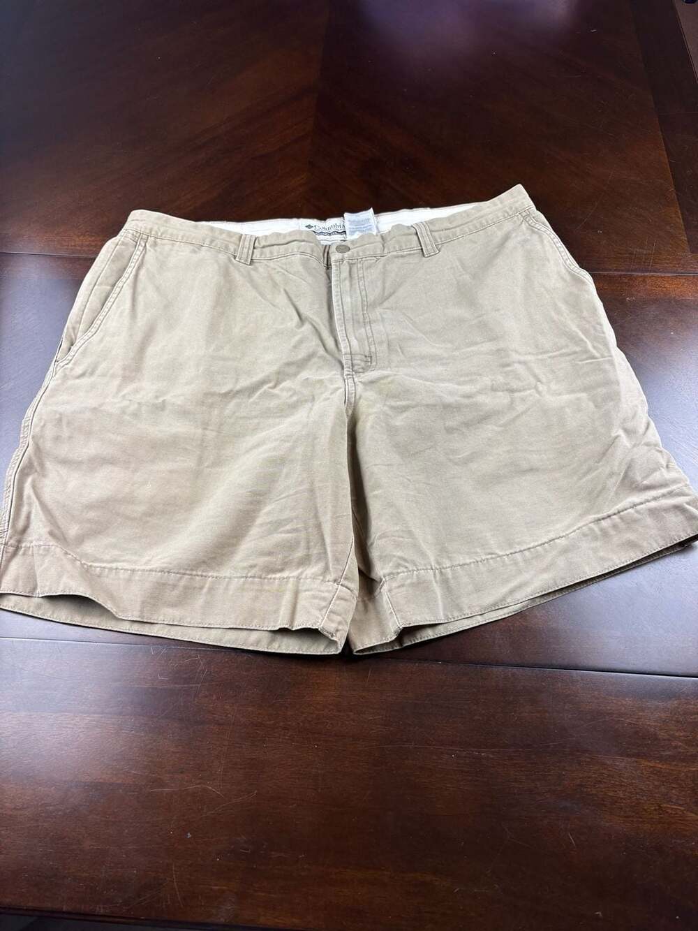 Columbia Men's Khaki Cargo Shorts Size 40 Cotton Outdoor Hiking Utility